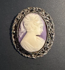 Vintage Costume Silvertone Lavender Cameo Brooch/Necklace - Picture 1 of 5