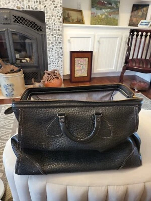 Винтажная черная кожаная дорожная докторская сумка медицинская ручка защелки из натуральной кожи  - Изображение 1 из 4