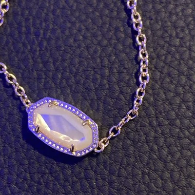 Brazalete Deslizante Kendra Scott 2025 Chapado en Oro 14k Piedra Marfil M de Perla Nuevo con Etiquetas Foto 1 de 4