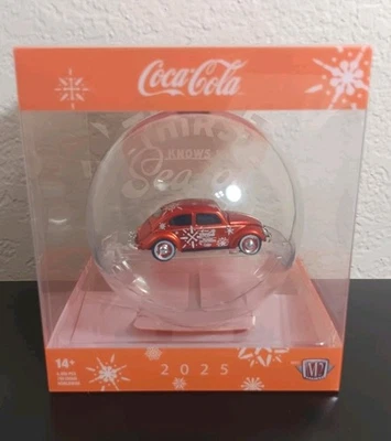 NUEVO 2025 M2 Máquinas Adorno de Navidad Coca-Cola 1953 Volkswagen Beetle Muy Buen Estado Foto 1 de 4