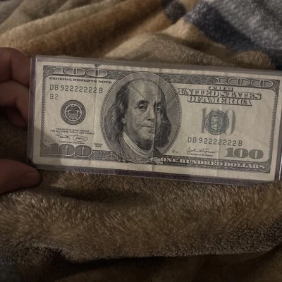 Número de serie de lujo binario 7 en fila $100 Foto 1 de 2