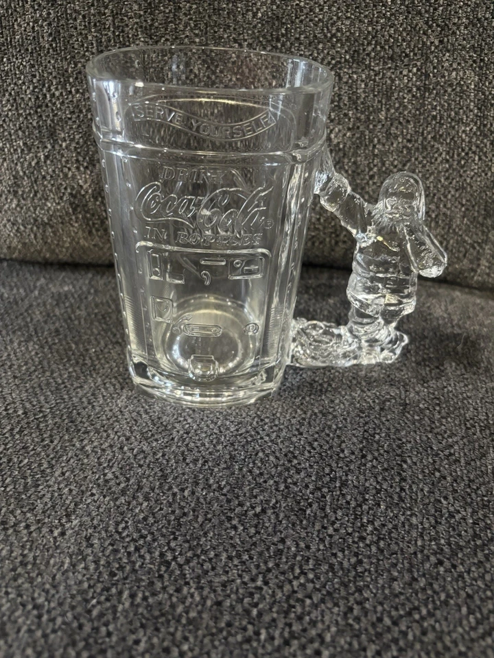  Taza de piedra de vidrio Coca-Cola Santa Claus 1997 con base de máquina expendedora Foto 1 de 3