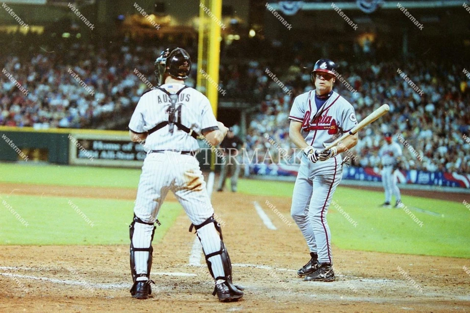 EW729 Chipper Jones Atlanta Braves Action Baseball 8x10 11x14 16x20 Photo - Image 1 of 1