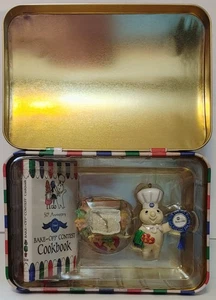 Pillsbury Doughboy 50 aniversario lata para hornear con 3 adornos 2000 NUEVO - Imagen 1 de 7