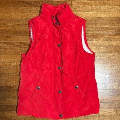 Green Tea Red Puffer Vest Sherpa Lined Women's Medium Zip Snap Quilted Warm - Image 1 of 4
