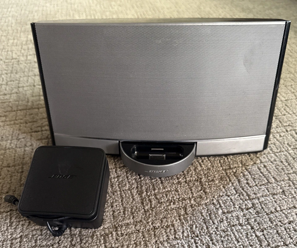 Bose SoundDock Portable Speaker Dock for iPod/iPhone W/ Oem Power Cord Works - Image 1 of 4