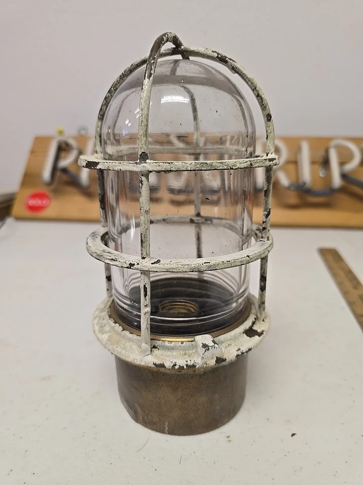 Auténtico mamparo vintage montado en poste de hierro y latón para barco náutico marino Foto 1 de 4