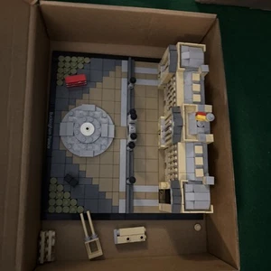 LEGO ARCHITECTURE: Buckingham Palace (21029) Some Pieces missing - Picture 1 of 2
