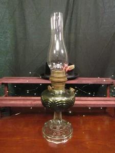 Aladdin Green Washington Drape Kerosene Oil Lamp - Picture 1 of 10
