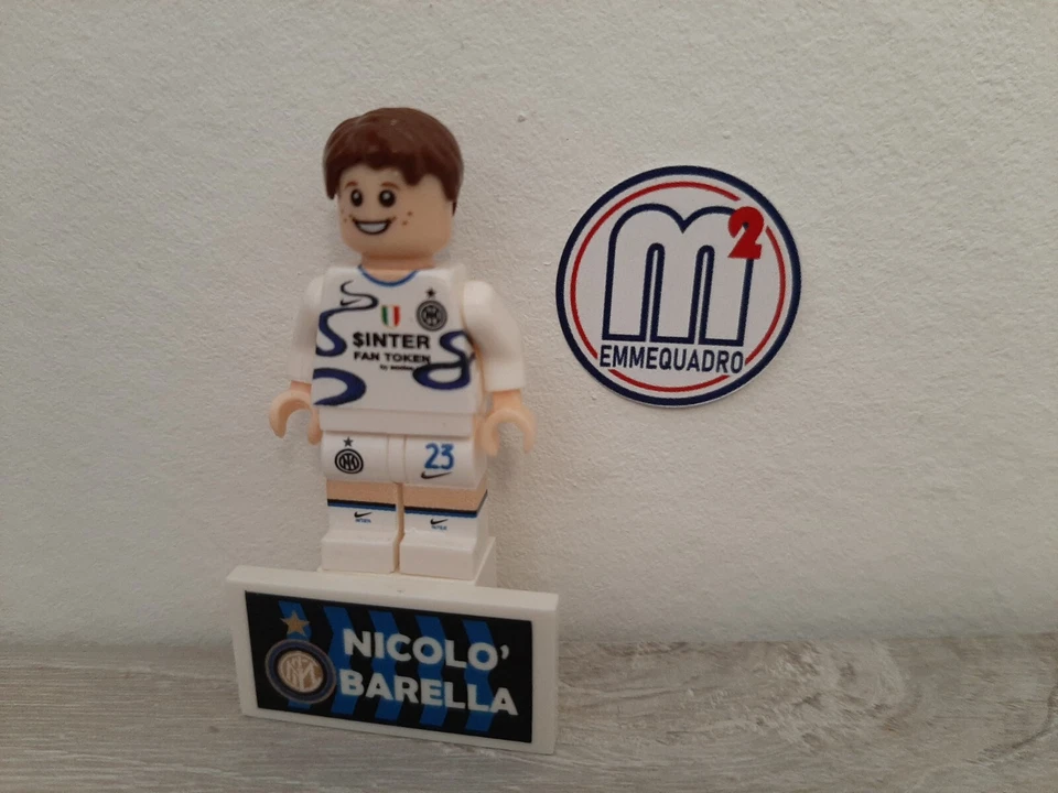 minifigures tipo lego calcio Nicolò BARELLA maglia INTER trasferta serpente - Immagine 1 di 2