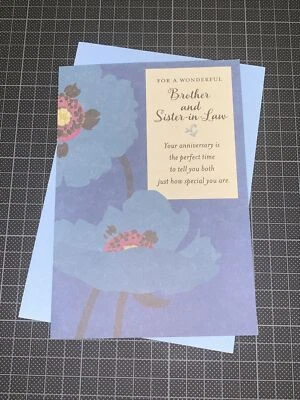 Tarjeta de aniversario Hallmark Brother & Sister-in-law: azul floral maravillosa pareja Foto 1 de 4