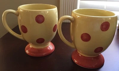 SOUTHERN LIVING AT HOME por Gail Pittman Siena Conjunto de 2 Canecas Pedestal Bolinhas  - Imagem 1 de 4