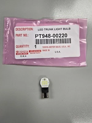 PT94800220 Toyota Camry Bombilla LED maletero 168 192 194 Foto 1 de 2