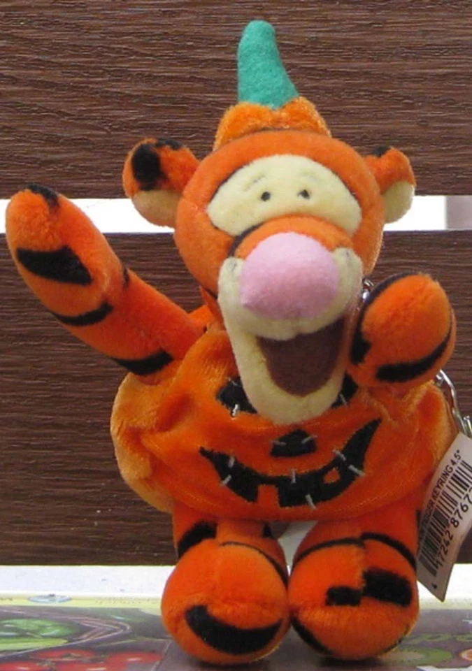 DISNEY PUMPKIN TIGGER KEYRING , 4.5" BRAND NEW RETIRED & RARE - image 1 of 1