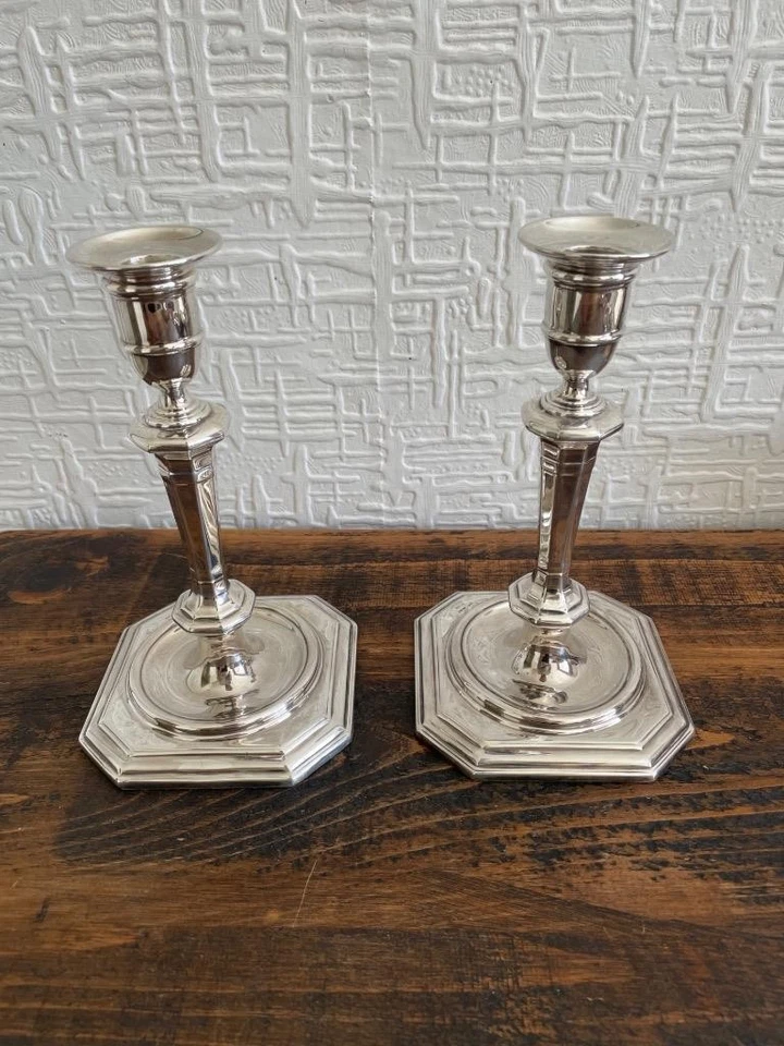 ВПЕЧАТЛЯЮЩАЯ ПАРА СЕРЕБРЯНЫХ ПОДСВЕЧНИКОВ С КЛЕЙМОМ Бирмингем 1988 - Изображение 1 из 1