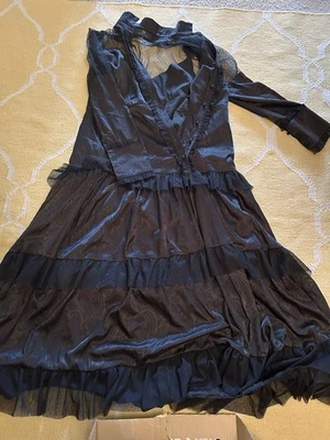 Vestido largo negro vintage Gothcore mujer grande Wendsday Adams Foto 1 de 4