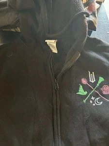 Wicked Musical Movie Damen Full-Zip Grafik Hoodie Damen Größe M bestickt - Bild 1 von 5
