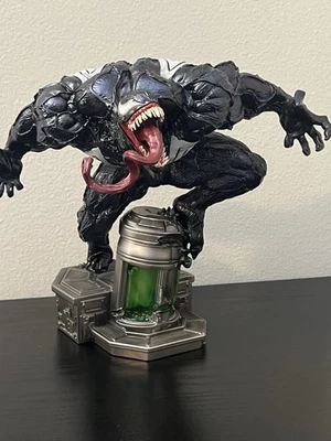 1/10 Scale Venom Statue Iron Studios Marvel Spider-Man Vs Villains Diorama - Image 1 of 4