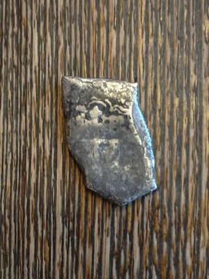 Испанская колониальная серебряная монета «Коб» 8 реалов 1600-е 1700-е кораблекрушение, красивая! - Изображение 1 из 4