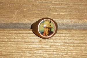Anillo de metal ajustable John Wayne vintage de los años 50 - "El Duque" - escaso - Imagen 1 de 6