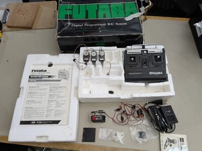 Sistema de Radio Control RC Futaba De Colección 4 Canales FP-4L Avión 72mhz! ¡Caridad! Foto 1 de 4