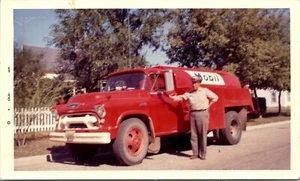 Red Mobil Gas Tanker Truck Driver 1963 photograph 3.5" x 6" work fuel vintage - Picture 1 of 2