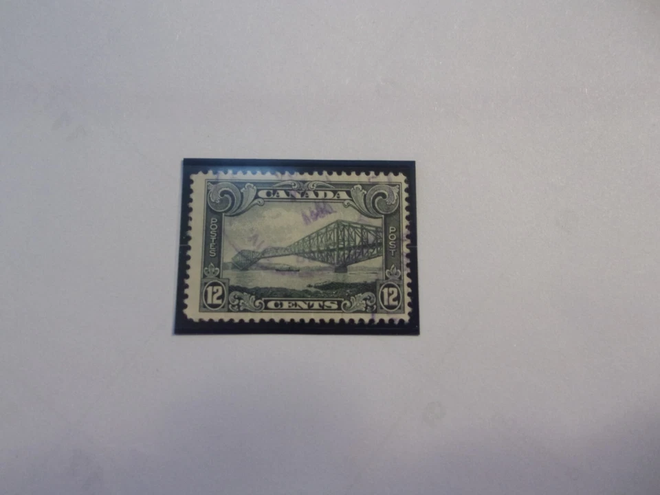 Канада б/у, 1929 выпуск, Скотт #156, 12 центов Квебек мост, серый - Изображение 1 из 1
