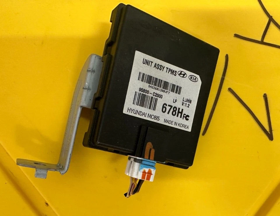 Módulo de control de monitoreo de presión de neumáticos Hyundai Sonata 2015-2017 unidad TPMS OEM * Foto 1 de 4