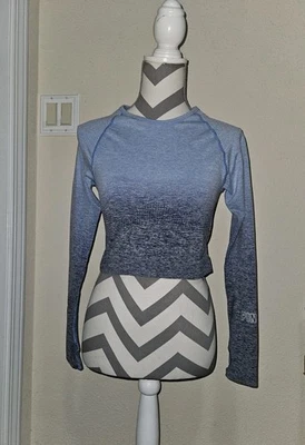 Top corto ROSA Victoria's Secret azul jaspeado ombre manga larga Foto 1 de 4