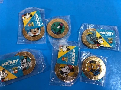 6 Disney Mickey And Friends Wonder Mates Frankford Candy Sealed Coin Lot D - Image 1 of 4