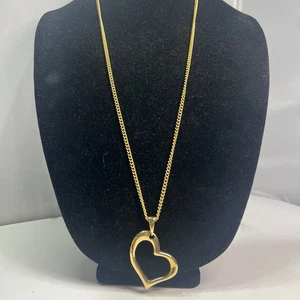 Beautiful Signed SOHO DESIGN Gold Tone Heart Pendant Long Necklace - Picture 1 of 3