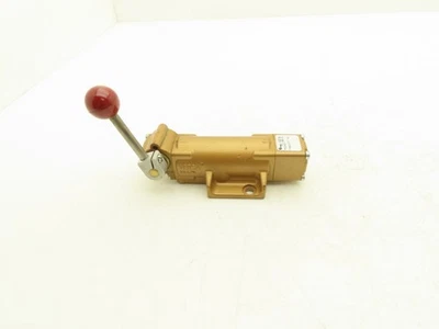 Versa VZH-3512 Pneumatic 2-Position Manual Valve Vacuum-200 PSI - Image 1 of 4