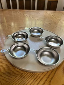 JUEGO DE CINCO INSERTOS TAZA REPUESTO HUEVO ESCALFADO ACERO INOXIDABLE CON ASAS - Imagen 1 de 4