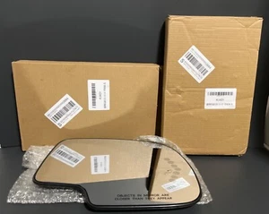 Side Mirror "Glass" Chevy, Yukon Passenger Heated w/Turn Signal RH For 03-07 - Picture 1 of 7