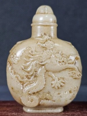 Botella de tabaco china de piedra de jade coral natural tallada en dos dragones Foto 1 de 4