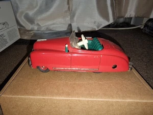 Vintage SCHUCO RADIO 4012 Clockwork Car Made in Germany + Key RED Working MUSIC - Picture 1 of 10