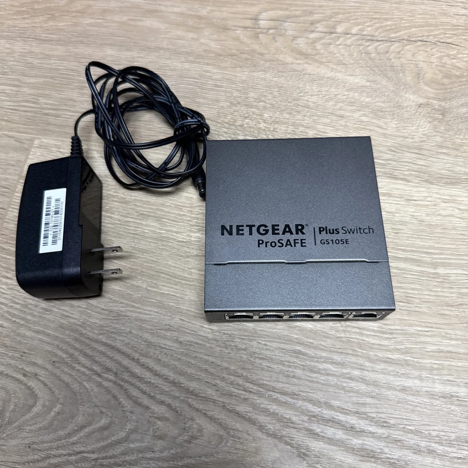 Netgear Prosafe Plus 5 Gigabit Ports External Ethernet Switch GS105Ev2 w/ AC - Image 1 of 4