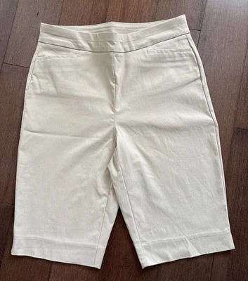 Chicos So Slimming Brigitte Pull-On Shorts Womens Size 1.5 10 Beige Tan Pockets - Image 1 of 4