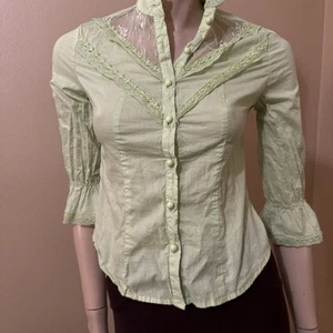 Women’s Green Cotton Casual Slim Sheer Lace Pleated Size M Button-up Blouse Top - Picture 1 of 22