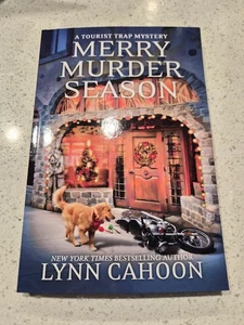 Merry Murder Season (A Tourist Trap Mystery) by Lynn Cahoon (Paperback) IN STOCK - Picture 1 of 1