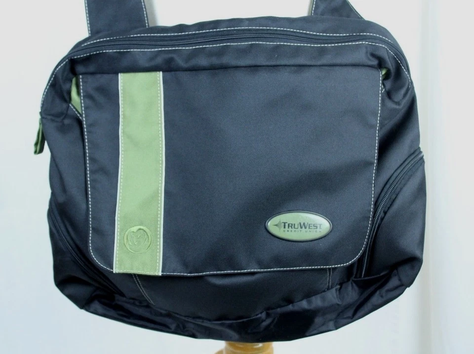 Tru West Credit Union Owl Leeds Urban Sling Black Green Recycled Messenger Bag  - Изображение 1 из 1