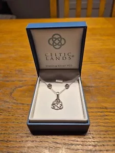 Set collana e orecchini in argento sterling Celtic Lands catena 17" - Foto 1 di 2