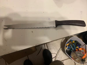 Quikut Serrated Bread Knife 8" Fork Tip Brown Handle C3 - Picture 1 of 5