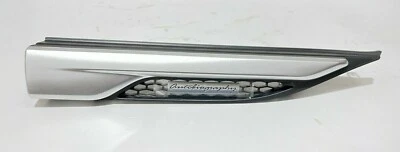 Genuine Range Rover Evoque 2012-2018 RH Front Fender Grille LR067701 - Image 1 of 4