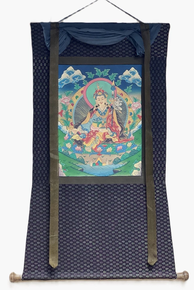 PINTURA THANGKA TIBETANA SEMI ANTIGUA AHUMADA GURÚ PADMASAMBHAVA CON BROCADO DE ALGODÓN Foto 1 de 4