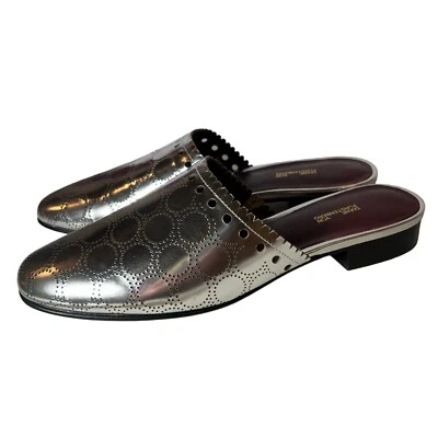 Mula deslizante de couro Diane Von Furstenberg DVF prata metálica Leonora corte a laser 8 - Imagem 1 de 4