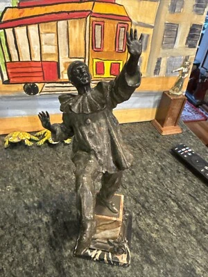 Homem palhaço de bronze - Imagem 1 de 4