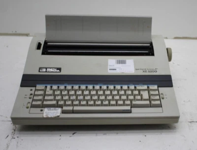 Smith Corona XE 5200 Electric Typewriter - Parts/Repair - Image 1 of 4
