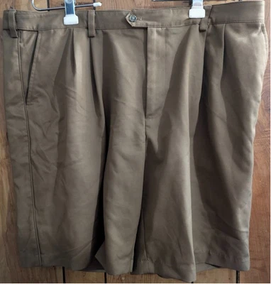 IZOD Golf Shorts Size 42 Classic Pleated Front Brown Polyester Dressy Pockets - Image 1 of 4