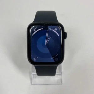 Bracelet sport GPS uniquement Apple Watch SE 2e génération 44 mm aluminium noir noir MRE93LL/A - Photo 1 sur 6